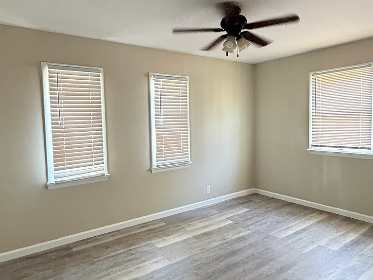 2658 N Cole St — Photo 3