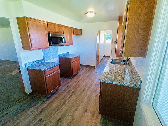 4th image of 2025 E Bridgeport Ave