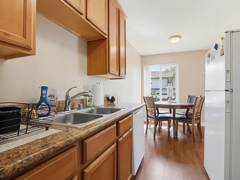 3454 Castle Glen Dr #102 — Photo 11