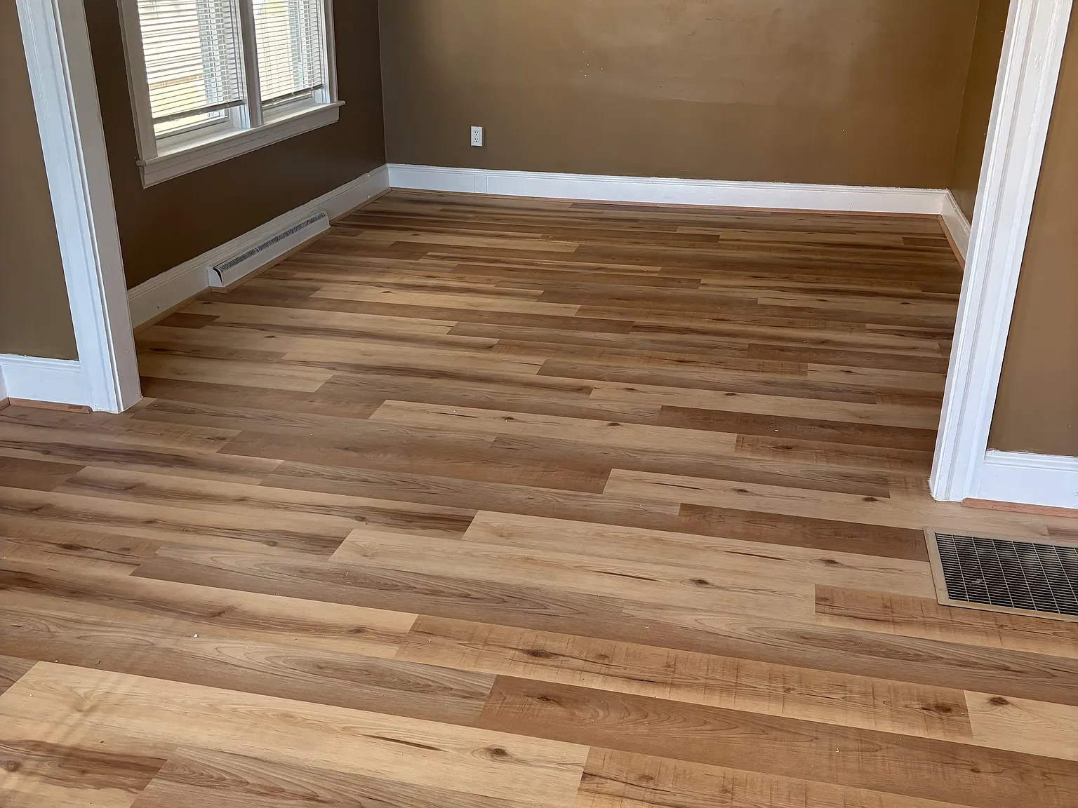 2 bed, 975 sqft, $1,900 — Photo 4