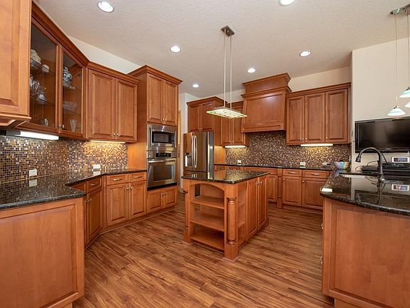 3rd image of 15128 Azra Dr