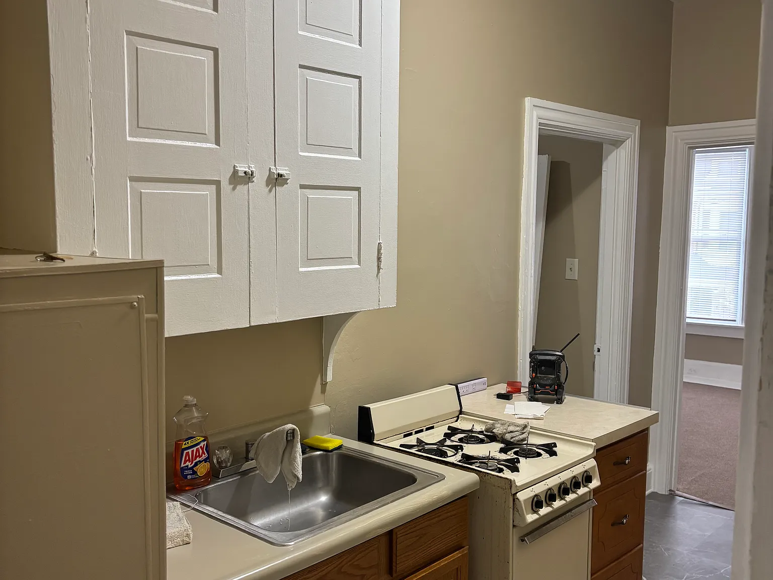 545 W Lemon St — Photo 2