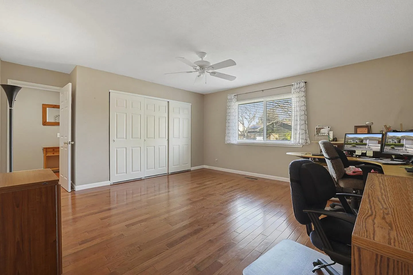 3 bed, 1437 sqft, $4,400 — Photo 1