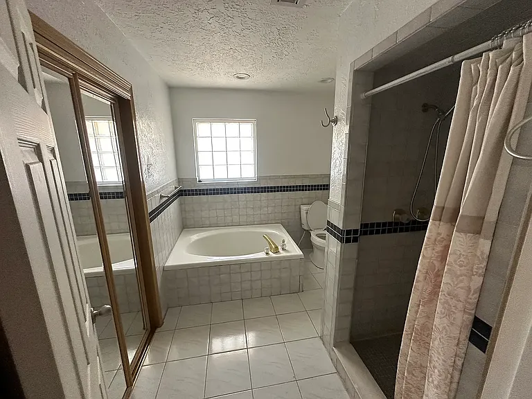 223 E Kerby Ave — Photo 13