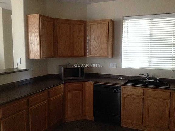 2nd image of 112 Copper Pine Ave