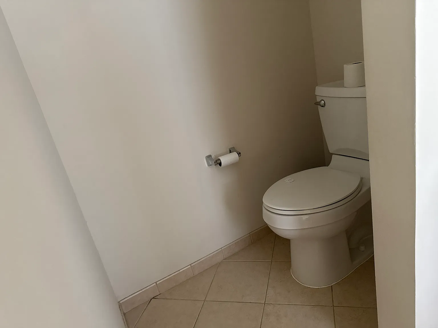 3 bed, 2.5 bath, 2060 sqft, $3,000 — Photo 4