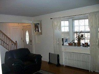 4th image of 426 Midland Ave