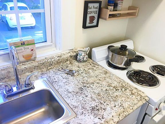 3rd image of 186 Waterman St APT 2A