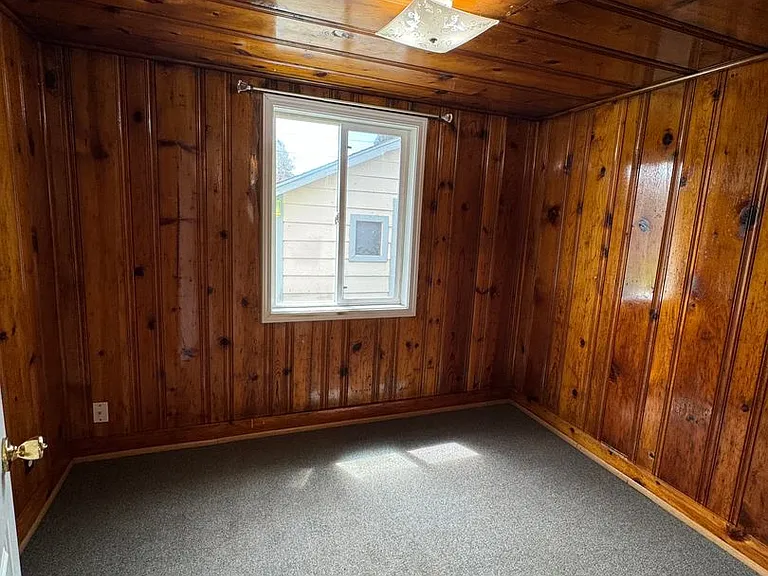 326 Torrey St — Photo 10