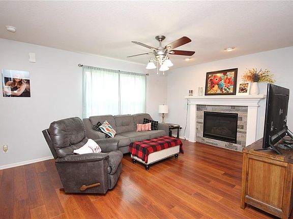 2nd image of 10519 Stonebridge Dr