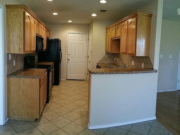 5th image of 2305 El Dorado Dr