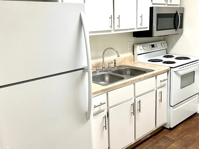 243 Crest St #5 — Photo 3