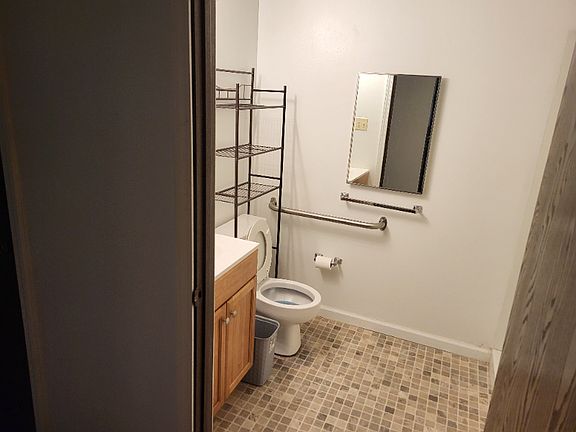5th image of 1102 W McPherson St APT 15