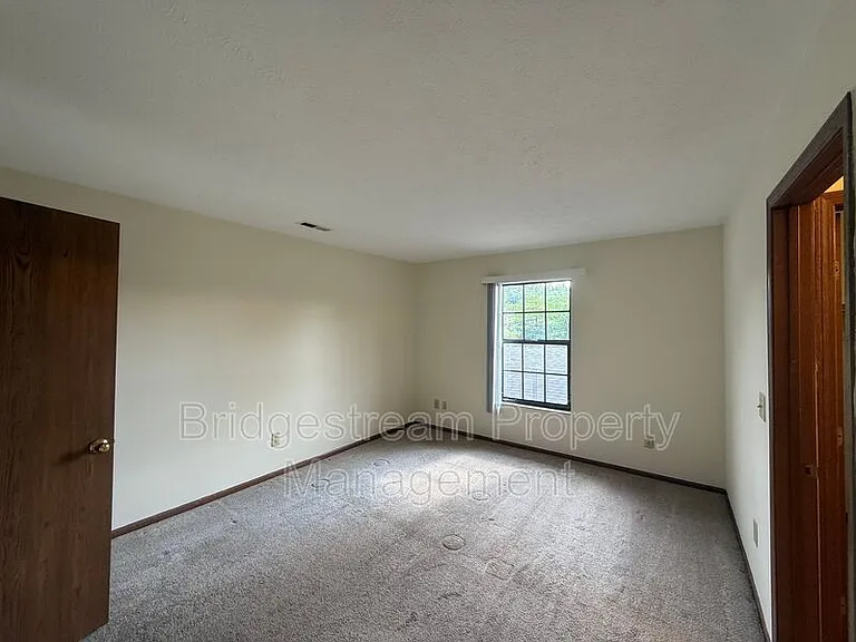 4583 Burchdale St — Photo 9