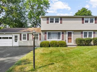 18 Garden Dr, Fairport, NY 14450