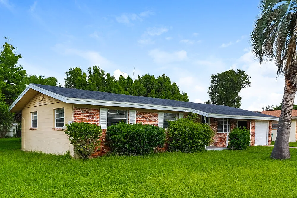 3 bed, 2.0 bath, 1378 sqft, $1,745 — Photo 3