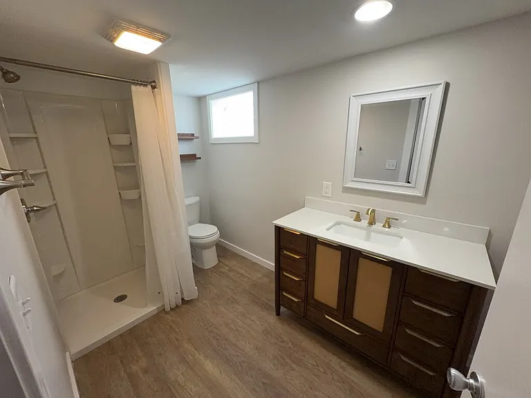 464 Cloverdale Ave — Photo 10