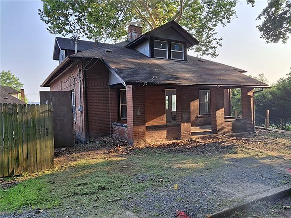 5th image of 109 Phillips Pl