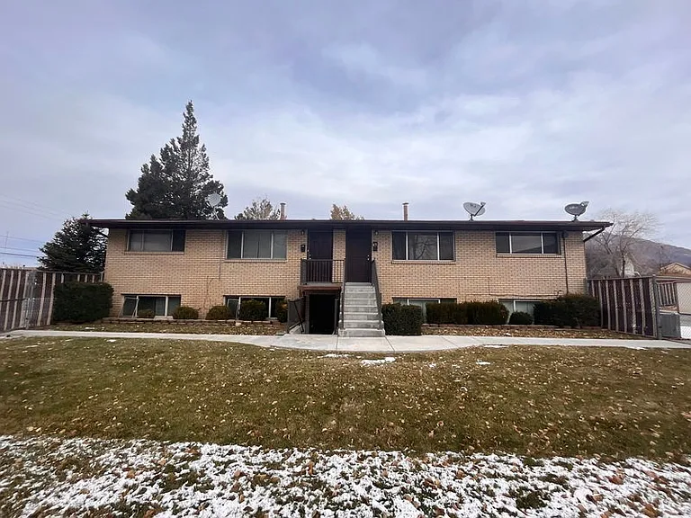 166 E 400 N #166 — Photo 9