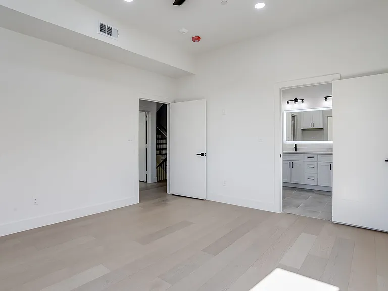 6001 Lewis St #104 — Photo 15