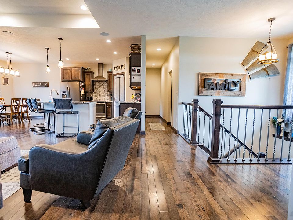 47514 Pony Meadow Ct, Renner, SD 57055 Zillow