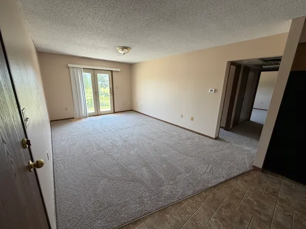 1629 Sunset St #1C, Grinnell, IA 50112