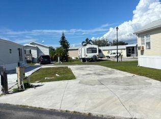 11631 Dawn Cowrie Dr, Fort Myers, FL 33908