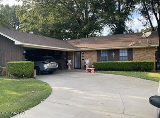 726 Old Forge Rd, Southaven, MS 38671