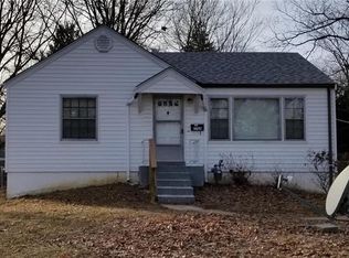 7726 Utica Dr, Saint Louis, MO 63133