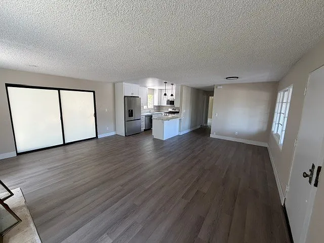 2 bed, 1.5 bath, 1200 sqft, $3,400 — Photo 4