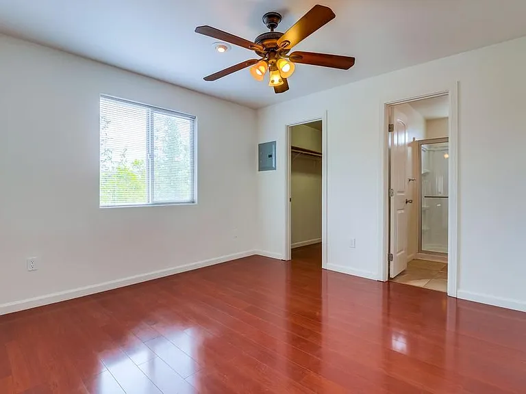 741 Agate St — Photo 16