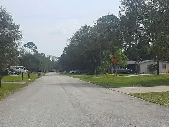 5th image of 7903 Westmont Dr