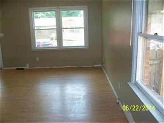 4th image of 1267 Carolina Ave