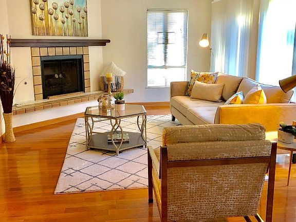 4th image of 2411 Carlmont Dr APT 104
