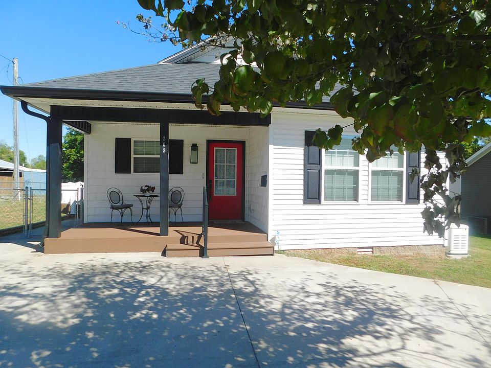 1st image of 202 W Legion Dr