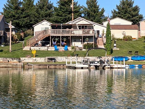 2nd image of 1032 W Shore Dr