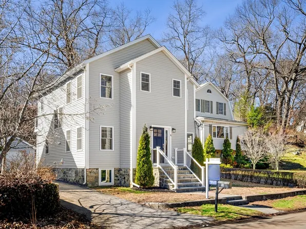18 Albemarle Ave, Lexington, MA 02420