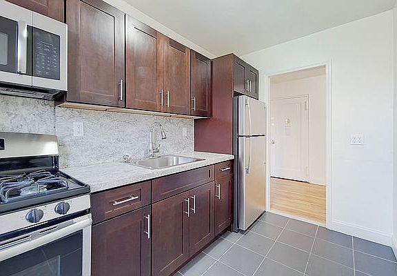 3rd image of 9 Murdock Ct APT 3H