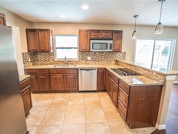 5th image of 1058 Swanson Dr