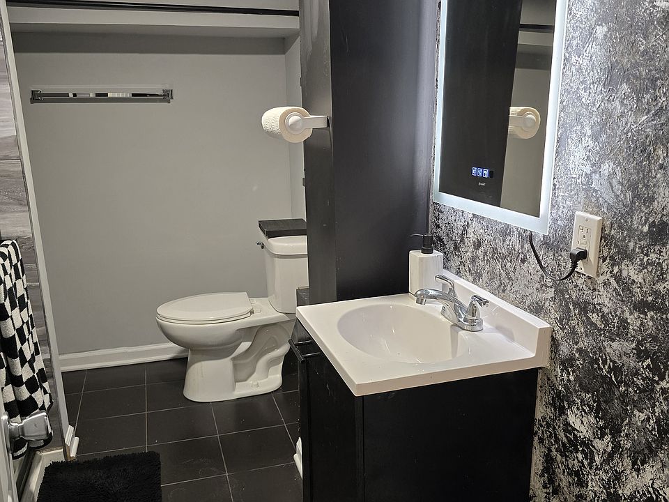 1st image of 4127 W Wilcox St #3