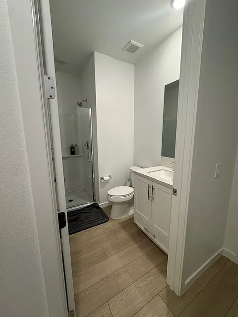 3 bed, 1858 sqft, $4,950 — Photo 3