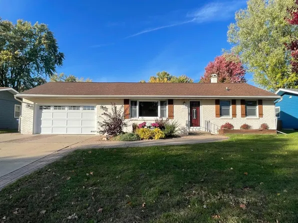 724 Welshire Dr, La Crescent, MN 55947