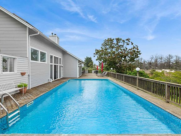 3rd image of 4 Whalers Ln