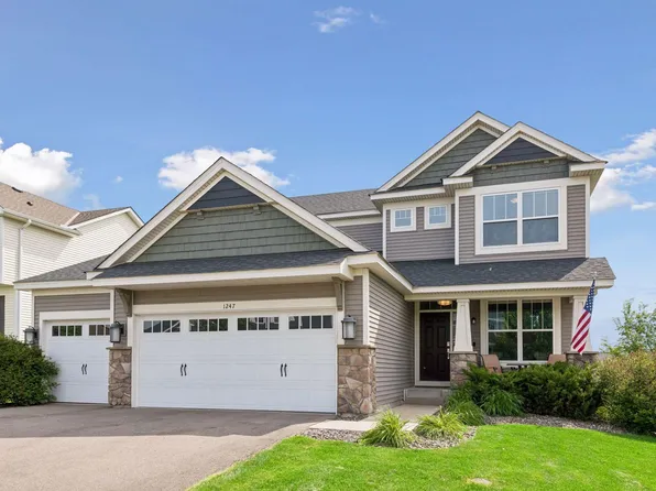 1247 Maple Ln, Carver, MN 55315