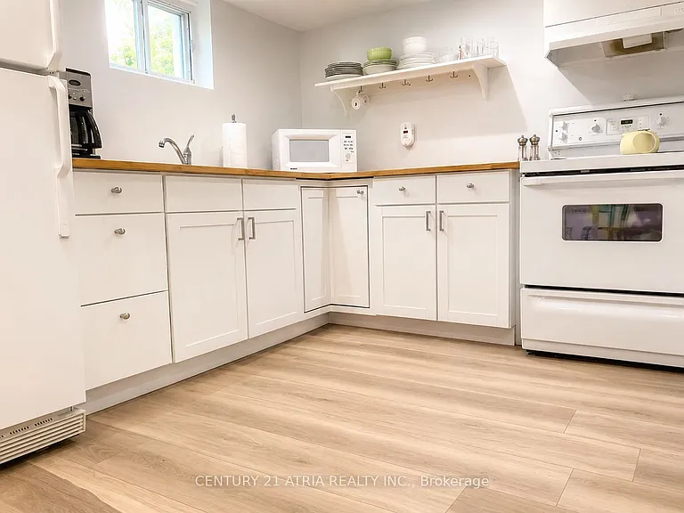 2 Crystal Cres — Photo 10