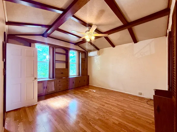 (undisclosed Address), Ridgewood, NY 11385