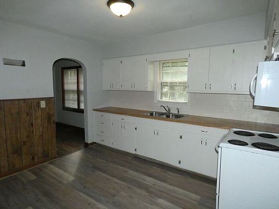 5th image of 4701 NW Green Hills Rd