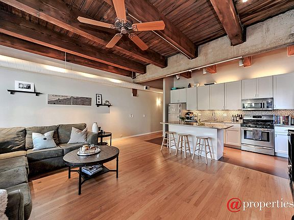 Kitchen / Living Room