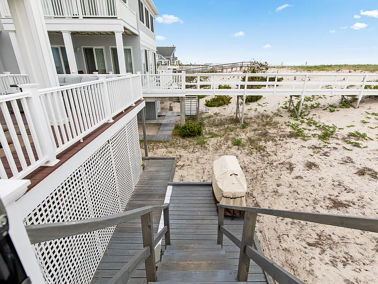 863 Dune Rd — Photo 38