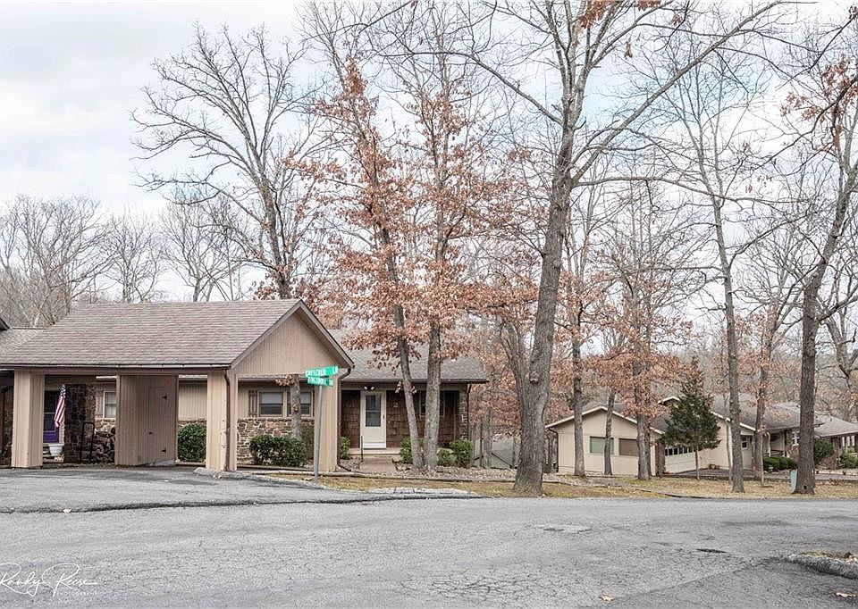 1st image of 2 Gretchen Ln